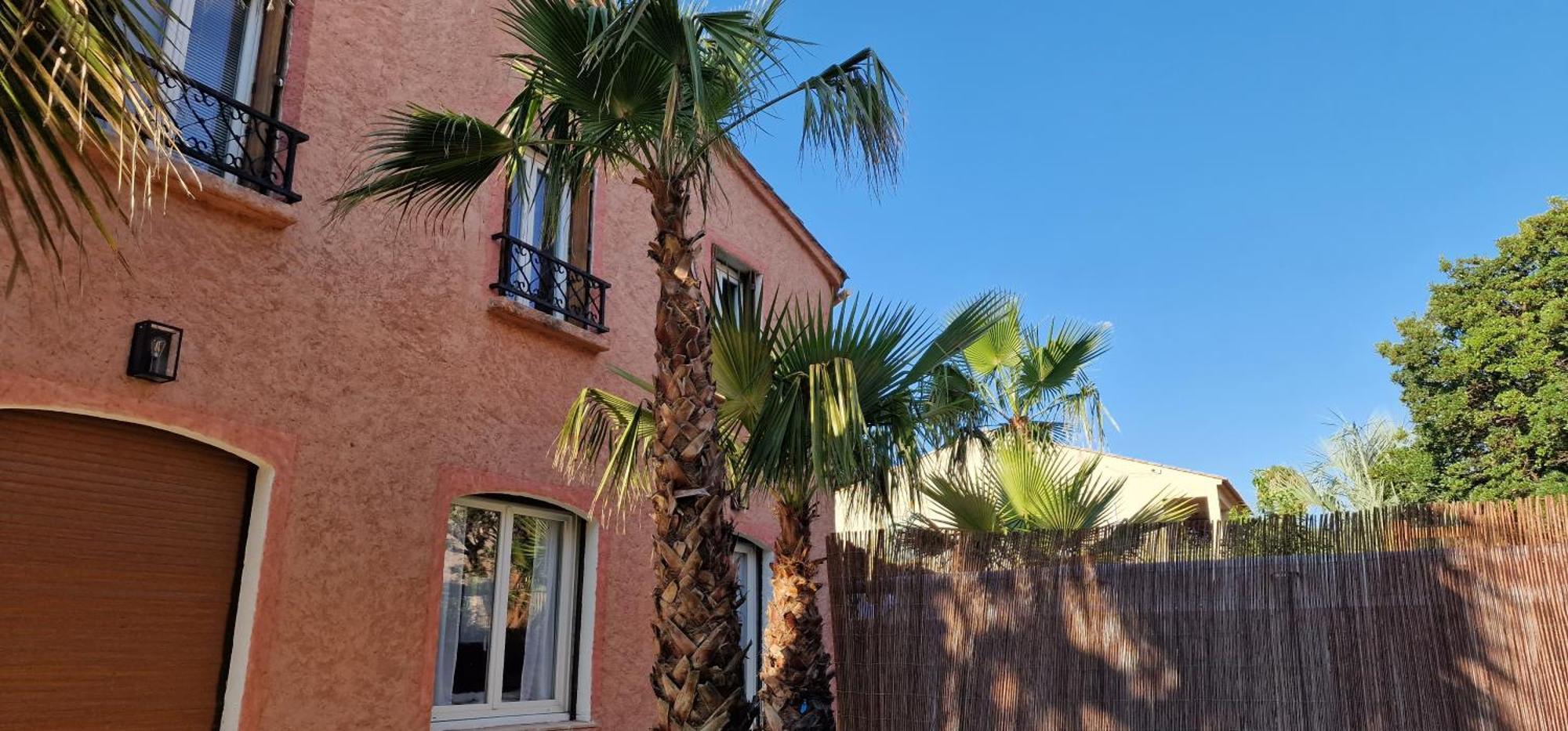 Haut De Villa A 700 Metres De La Plage, Totalement Independant Et Accessible Par Un Escalier Exterieur Sainte-Maxime Exterior photo