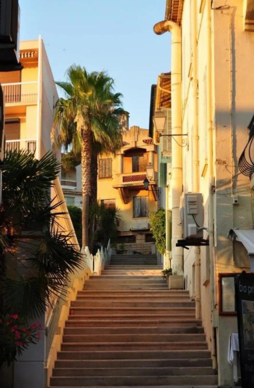 Haut De Villa A 700 Metres De La Plage, Totalement Independant Et Accessible Par Un Escalier Exterieur Sainte-Maxime Exterior photo